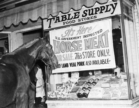 A horse stands in front of a Washington, D.C. butcher shop in 1943 (Photo: Bettmann via Getty Images)